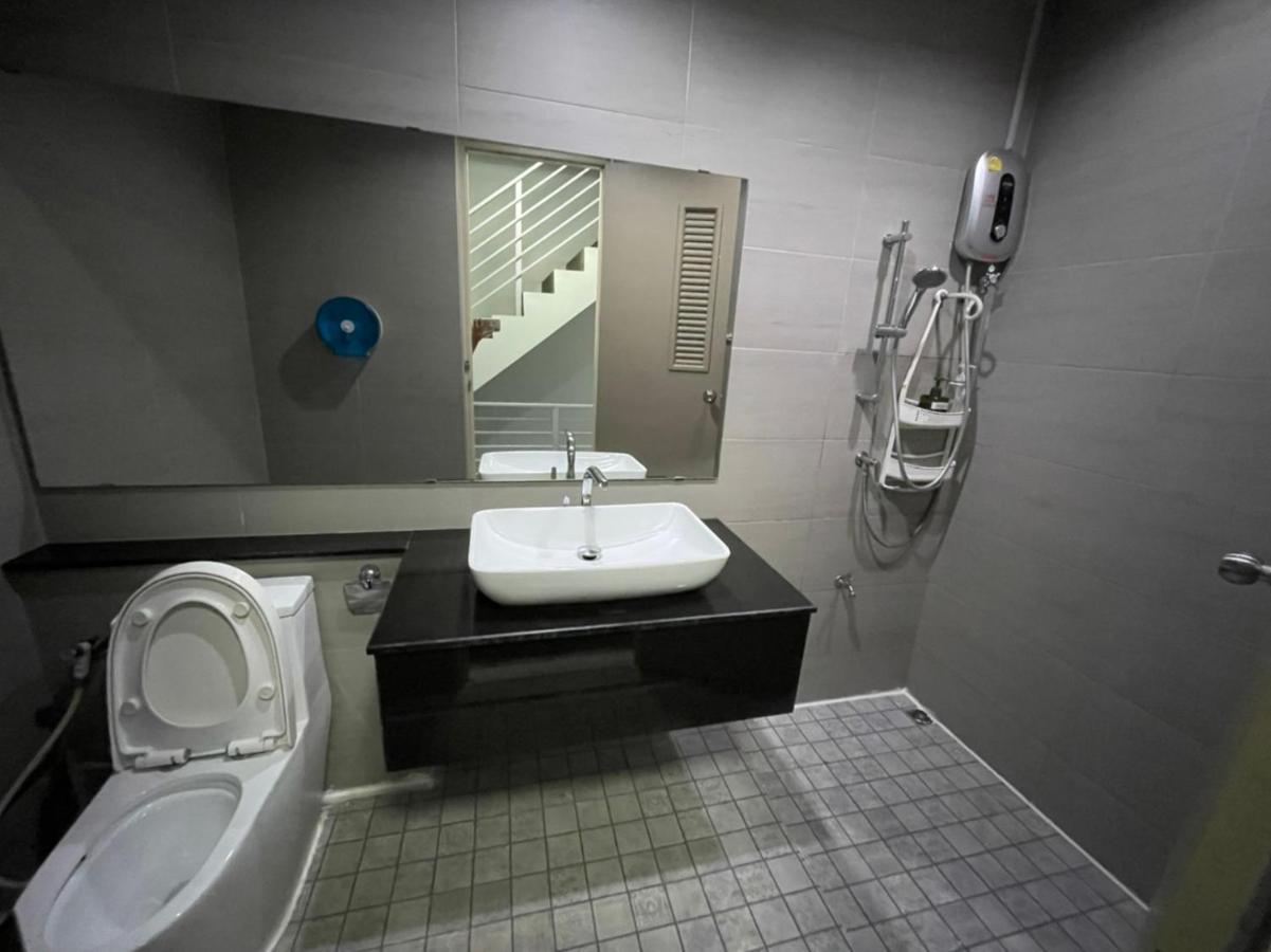 Etagenbett im gemischten Schlafsaal